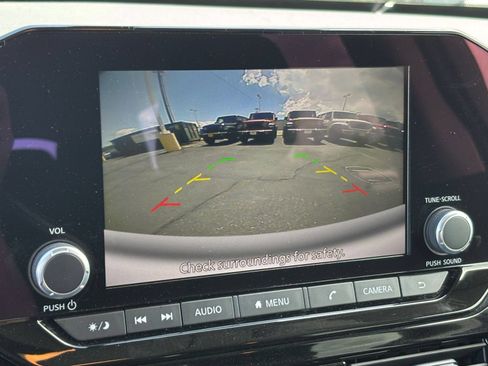 Used 2025 Nissan Pathfinder SV AWD/4WD image 25