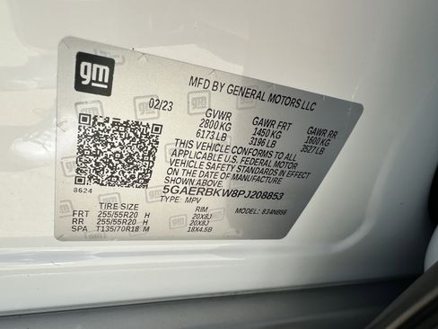 Used 2023 Buick Enclave Essence w/ Experience Buick Package FWD image 11