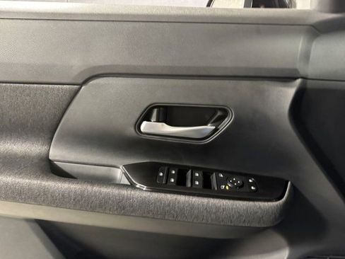 Used 2025 Nissan Sentra SV FWD image 27