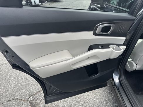 Certified 2022 Kia Sorento S w/ Panoramic Sunroof Package FWD image 26
