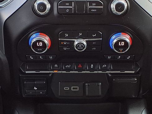 Used 2020 GMC Sierra 1500 SLT image 15