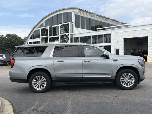 Used 2024 GMC Yukon XL SLT w/ SLT Premium Package AWD/4WD image 15