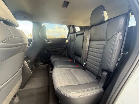 New 2026 Mitsubishi Outlander SE image 24