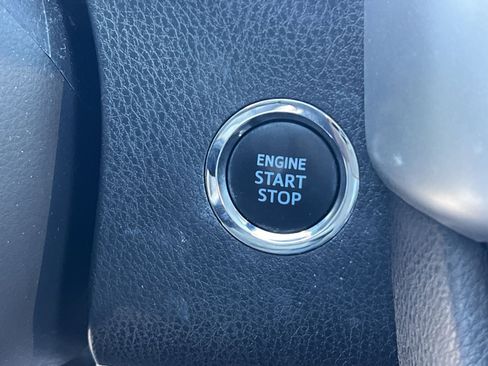 Used 2018 Toyota Highlander XLE image 33