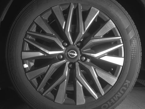 Used 2025 Nissan Altima 2.5 SV image 14