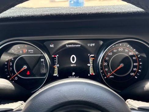 Used 2023 Jeep Gladiator Sport AWD/4WD image 15