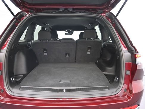 Used 2024 Jeep Grand Cherokee Laredo image 27