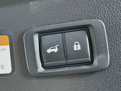 Used 2024 Mitsubishi Eclipse Cross SEL AWD/4WD image 29