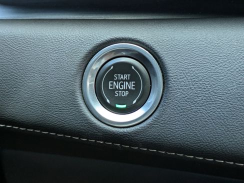 Used 2021 Cadillac Escalade Premium Luxury w/ Driver Assist Tech Package AWD/4WD image 30