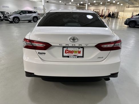 Used 2020 Toyota Camry XLE image 7