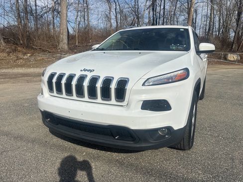 Used 2016 Jeep Cherokee Latitude w/ Cold Weather Group image 5