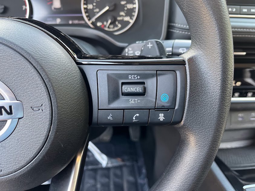 Used 2021 Nissan Rogue SV AWD/4WD image 16
