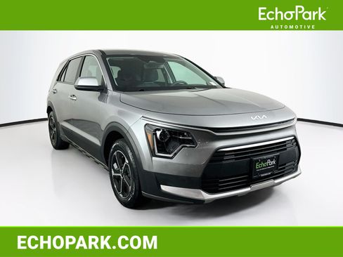 Used 2025 Kia Niro LX FWD image 1