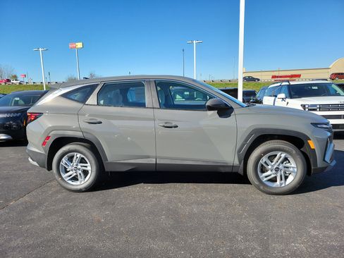 New 2026 Hyundai Tucson SE image 3