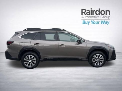 Used 2024 Subaru Outback Premium image 9