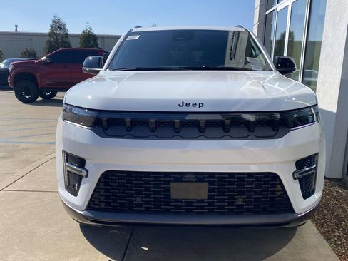 New 2026 Jeep Grand Wagoneer L Limited w/ Premium Group II image 32