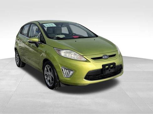 Used 2011 Ford Fiesta SES w/ 301A Rapid Spec Order Code image 4