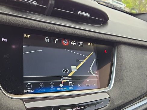 Used 2017 Cadillac XT5 Platinum AWD/4WD image 12