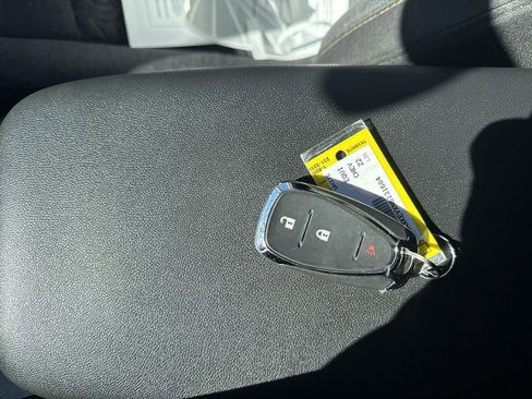 Used 2022 Chevrolet Equinox LT image 36