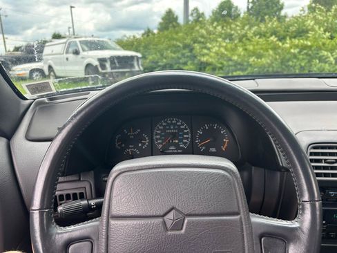 Used 1995 Chrysler LeBaron GTC FWD image 10