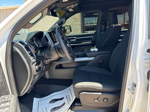 Used 2025 RAM 1500 Big Horn AWD/4WD image 3