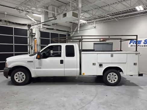 Used 2006 Ford F250 XL RWD image 4