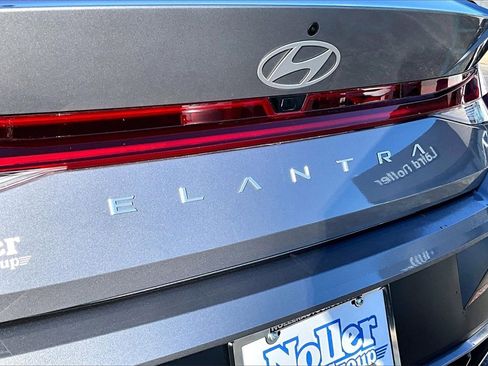 Used 2024 Hyundai Elantra SEL w/ Convenience Package image 8