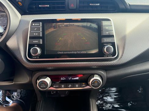 Used 2019 Nissan Kicks SV image 28