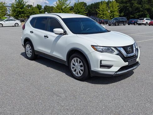 Used 2020 Nissan Rogue S FWD image 3