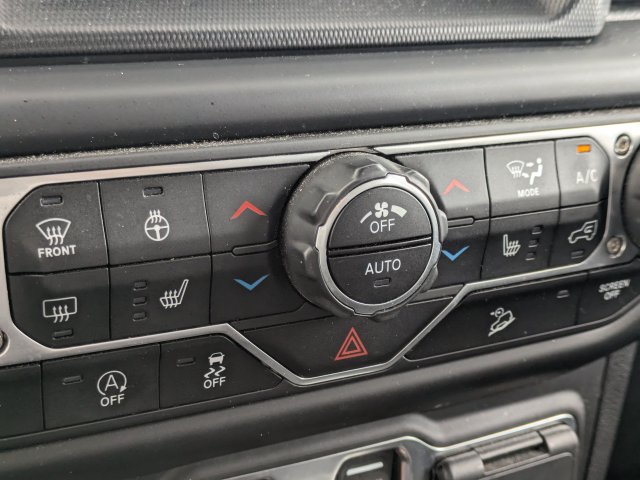 Used 2021 Jeep Wrangler Unlimited Sahara AWD/4WD image 26
