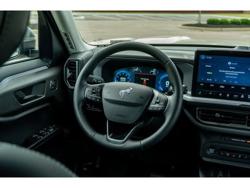 Used 2025 Ford Bronco Sport Outer Banks AWD/4WD image 21
