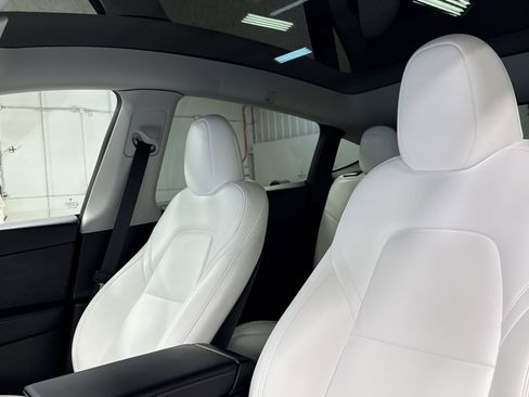 Used 2023 Tesla Model Y Long Range image 5