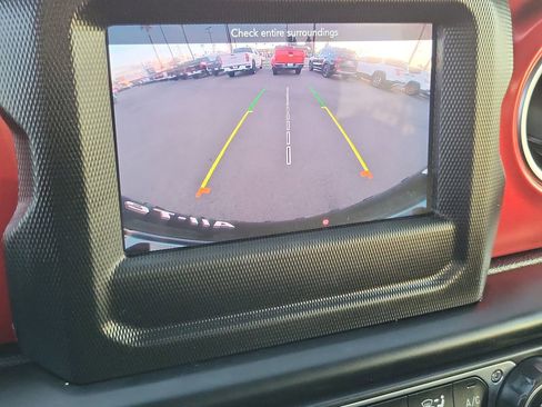 Used 2021 Jeep Wrangler Rubicon w/ Cold Weather Group image 7