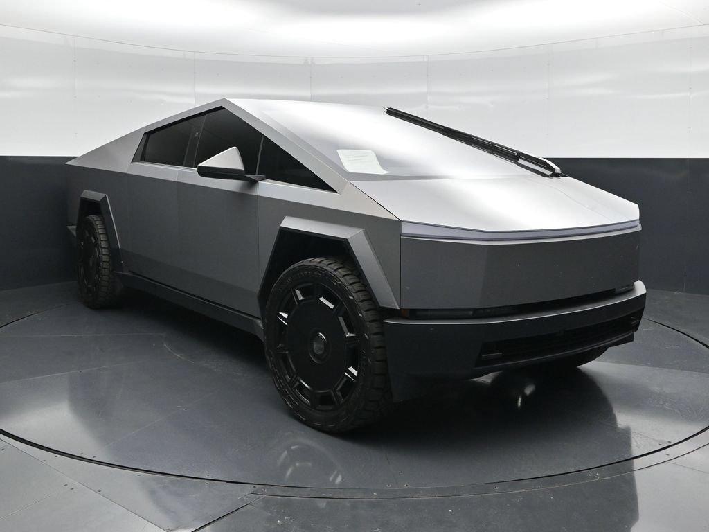 Used 2025 Tesla Cybertruck AWD Crew Cab image 7