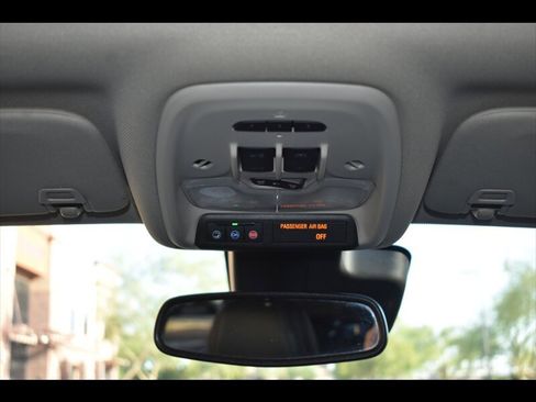 Used 2023 Buick Encore GX Essence w/ Experience Buick Package FWD image 31