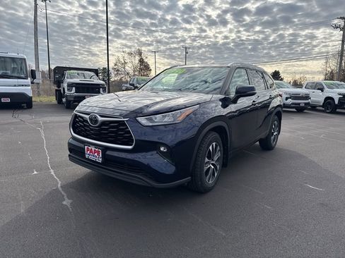 Used 2020 Toyota Highlander XLE image 9