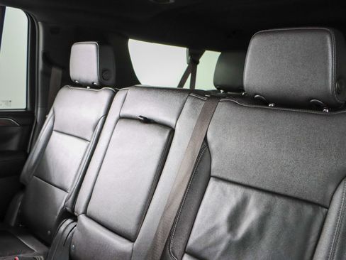 Used 2023 Chevrolet Suburban LT image 27