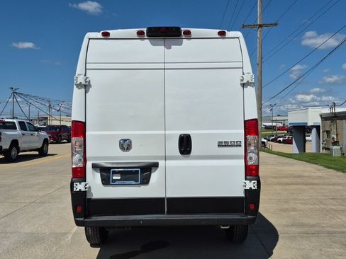 Used 2025 RAM ProMaster 2500 w/ Convenience Group FWD image 18