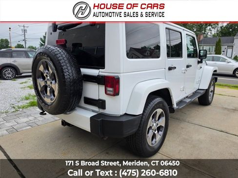 Used 2016 Jeep Wrangler Unlimited Sahara w/ Dual Top Group AWD/4WD image 4