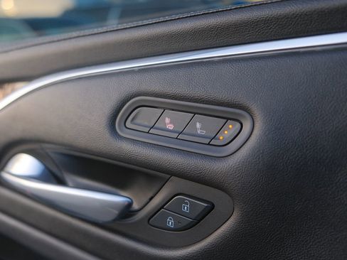 Used 2022 Cadillac Escalade ESV Luxury image 48