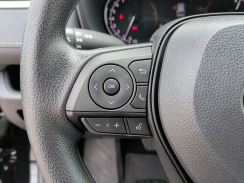 Used 2025 Toyota RAV4 LE FWD image 17