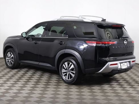 Used 2023 Nissan Pathfinder SL w/ Black Appearance Package AWD/4WD image 11