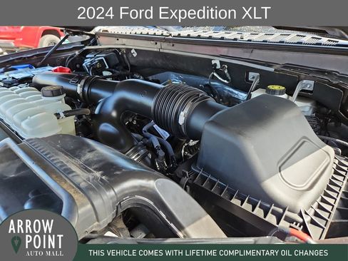 Used 2024 Ford Expedition XLT AWD/4WD image 14