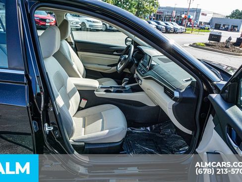 Used 2025 Nissan Altima 2.5 SV FWD image 22