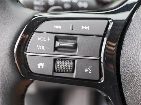 New 2025 Honda Pilot Touring image 13