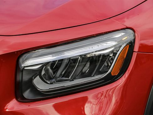 New 2025 Mercedes-Benz GLB 35 AMG 4MATIC image 8