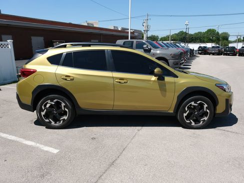 Used 2021 Subaru Crosstrek 2.5i Limited w/ Moonroof Package 2 AWD/4WD image 2