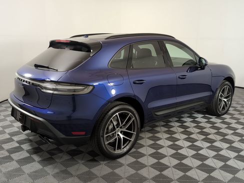 Certified 2025 Porsche Macan AWD/4WD image 8