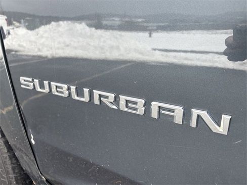 Used 2021 Chevrolet Suburban LT image 33