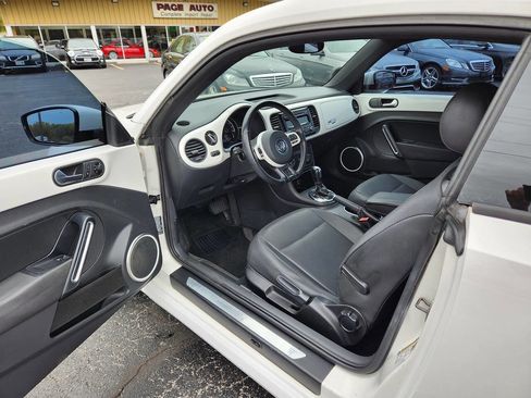 Used 2014 Volkswagen Beetle 2.5 image 11